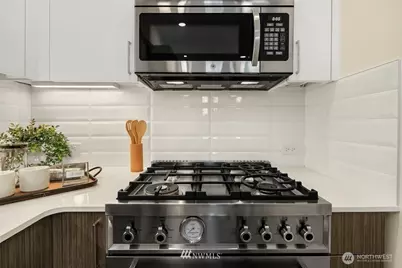 6539 4th Avenue NE #E, Seattle, WA 98115 - Photo 17