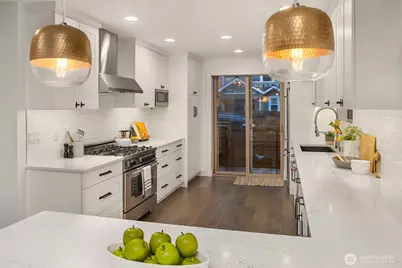 717 N 79th Street, Seattle, WA 98103 - Photo 13