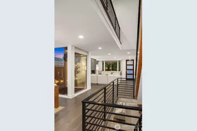 717 N 79th Street, Seattle, WA 98103 - Photo 15