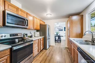 17321 Spanaway Ln E, Spanaway, WA 98387 - Photo 11