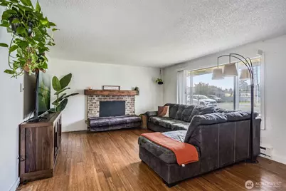 17321 Spanaway Lane E, Spanaway, WA 98387 - Photo 5