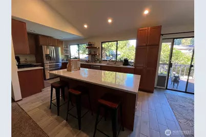 6673 NE Wellsly Place, Bremerton, WA 98311 - Photo 3