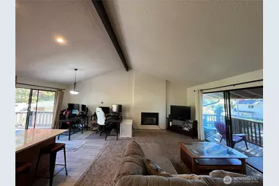 6673 NE Wellsly Place, Bremerton, WA 98311 - Photo 11