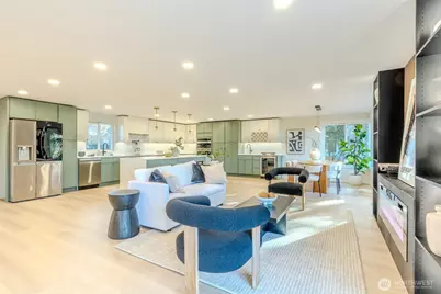 16425 Benson Road S, Renton, WA 98055 - Photo 3