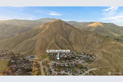 756 Castle Heights Drive, Wenatchee, WA 98801 - Photo 3
