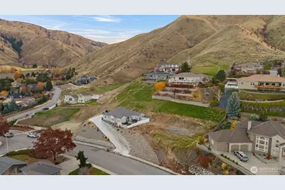 756 Castle Heights Drive, Wenatchee, WA 98801 - Photo 13