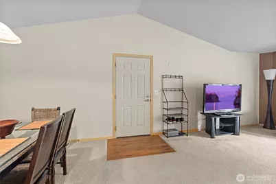 10709 Valley View Road #B403, Bothell, WA 98011 - Photo 5