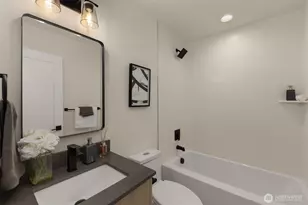 10306 E Midvale Ave N, Seattle, WA 98133 - Photo 15