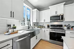 10 Meridian Ave SE, Bothell, WA 98012 - Photo 17