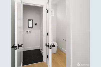 320 N 84th Street, Seattle, WA 98103 - Photo 11