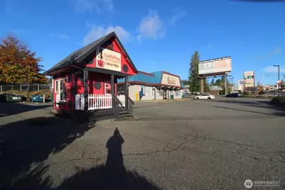 15805 1st Avenue S, Burien, WA 98148 - Photo 11