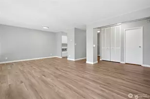 2100 3rd Ave, Seattle, WA 98121 - Photo 9