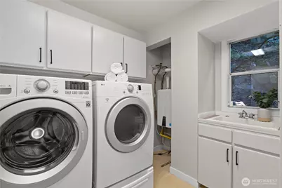 3513 S Leschi Place, Seattle, WA 98144 - Photo 35