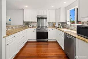 379 100th Ave NE, Bellevue, WA 98004 - Photo 11