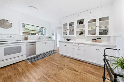 833 NW 52nd Street, Seattle, WA 98107 - Photo 9