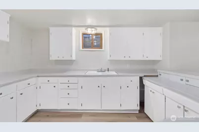 7915 37th Avenue S, Seattle, WA 98118 - Photo 29