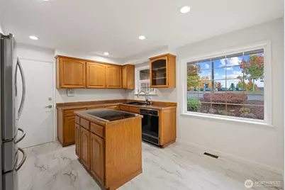 7915 37th Avenue S, Seattle, WA 98118 - Photo 15