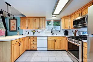 3929 Briarwood Dr SE, Port Orchard, WA 98366 - Photo 11