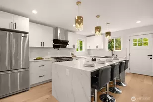 4326 NE 44th St, Seattle, WA 98105 - Photo 3