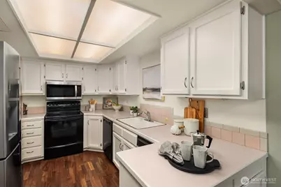 6300 Sand Point Way NE #212, Seattle, WA 98115 - Photo 5