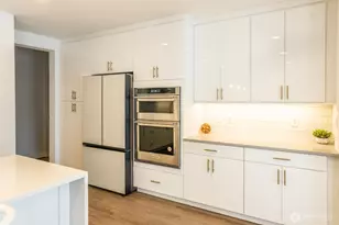 15558 NE 15th Pl, Bellevue, WA 98007 - Photo 5