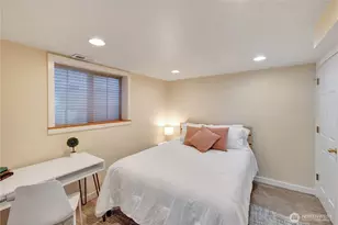 7911 5th Ave NE, Seattle, WA 98115 - Photo 5