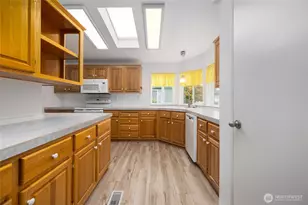 2610 E Section, Mount Vernon, WA 98274 - Photo 9