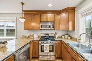 3219 21st Ave W, Seattle, WA 98199 - Photo 7