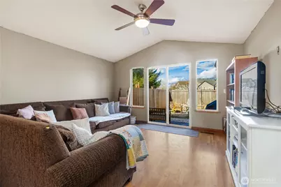 10207 59th Dr NE, Marysville, WA 98270 - Photo 3