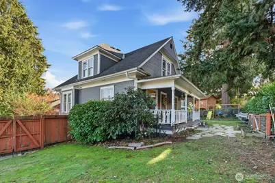 3654 35th Avenue W, Seattle, WA 98199 - Photo 1