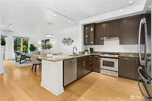 18707 SE Newport Way, Issaquah, WA 98027 - Photo 9