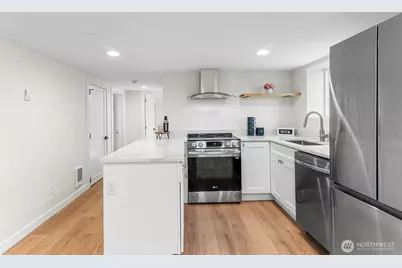 2220 14th Avenue W, Seattle, WA 98119 - Photo 21