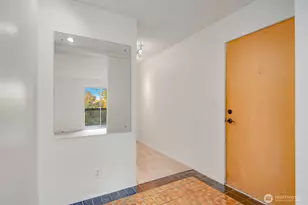 1425 S Puget Dr, Renton, WA 98055 - Photo 3