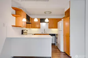 1425 S Puget Dr, Renton, WA 98055 - Photo 9