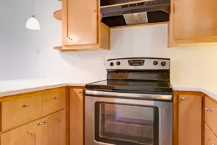 1425 S Puget Dr, Renton, WA 98055 - Photo 11