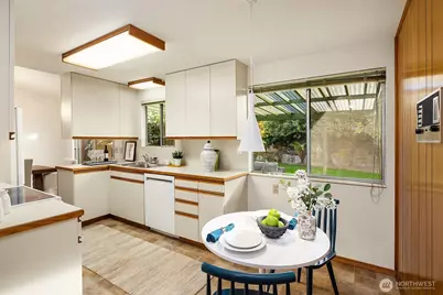 6037 NE 61st Street, Seattle, WA 98115 - Photo 13