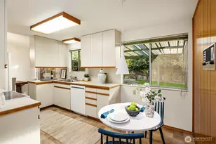 6037 NE 61st St, Seattle, WA 98115 - Photo 13