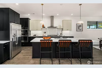 733 4th Court S, Kirkland, WA 98033 - Photo 3