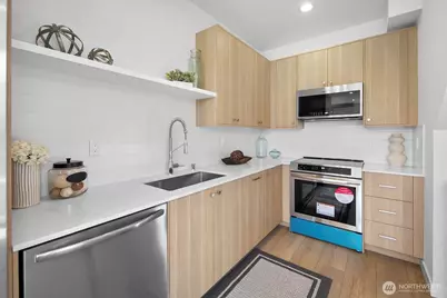 8833 C Wallingford Avenue N, Seattle, WA 98103 - Photo 7