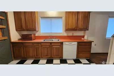 3225 Cooper Point Road NW, Olympia, WA 98502 - Photo 37