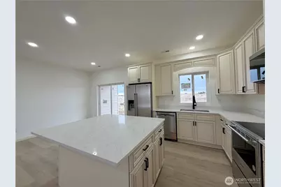 7189 NE Lake Vista Drive, Moses Lake, WA 98837 - Photo 3