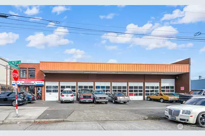 9700 Aurora Avenue N, Seattle, WA 98103 - Photo 1