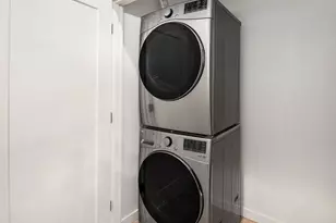 1013c 6th Ave N, Seattle, WA 98109 - Photo 23