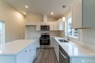 569 N 3rd, Kalama, WA 98625 - Photo 9
