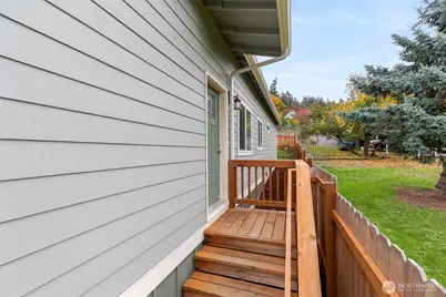569 N 3rd, Kalama, WA 98625 - Photo 5