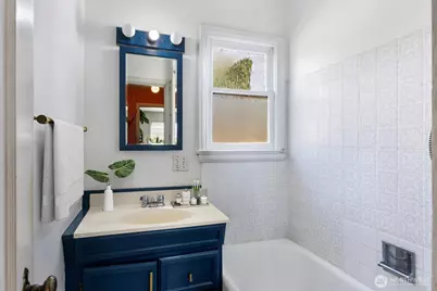 1902 NE 65th Street, Seattle, WA 98115 - Photo 5