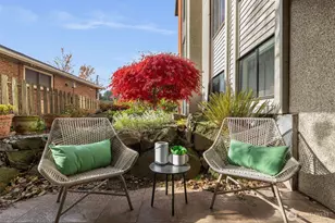 2858 32nd Ave W, Seattle, WA 98119 - Photo 15