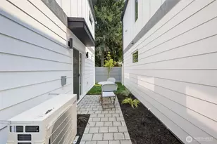 820 B S Sullivan St, Seattle, WA 98108 - Photo 17