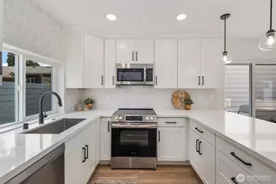 820 B S Sullivan Street, Seattle, WA 98108 - Photo 9