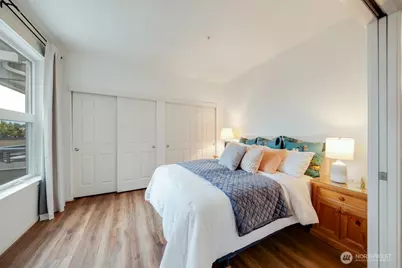 10042 Main Street #203, Bellevue, WA 98004 - Photo 9